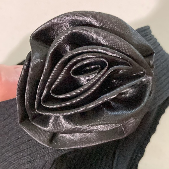 Unbranded, One Shoulder Black Ribbed Knit top, with Neck band with Rose - Picture 7 of 8